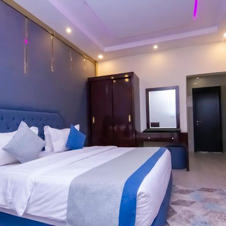 ال متعب سويتس الفلاح 1 Aparthotel Riyadh Bagian luar foto
