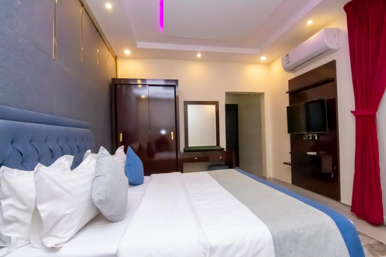 ال متعب سويتس الفلاح 1 Aparthotel Riyadh Bagian luar foto