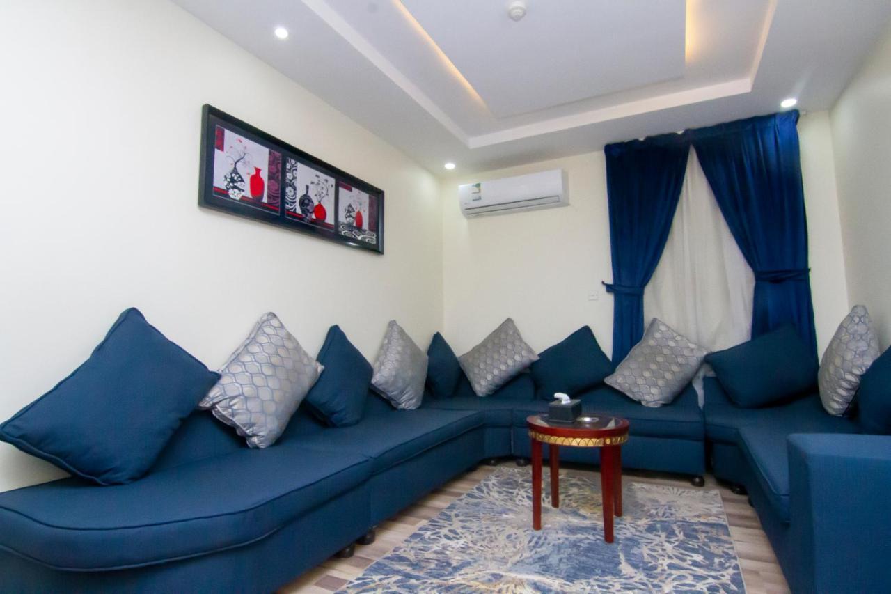 ال متعب سويتس الفلاح 1 Aparthotel Riyadh Bagian luar foto