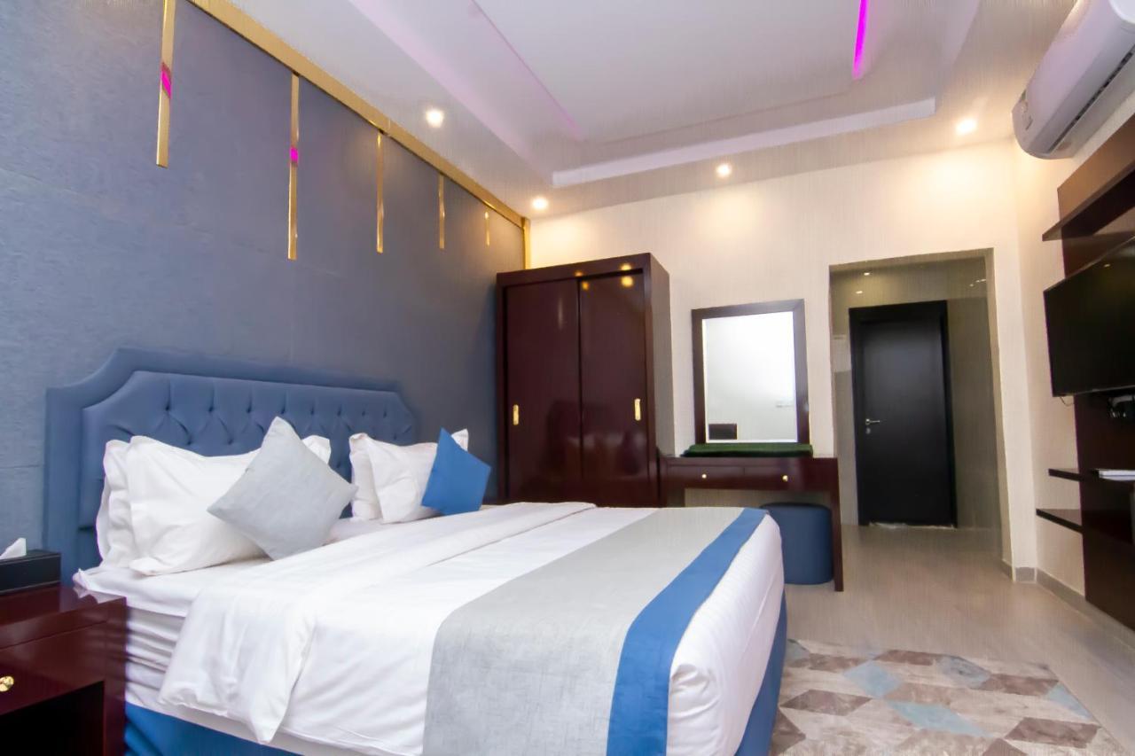 ال متعب سويتس الفلاح 1 Aparthotel Riyadh Bagian luar foto