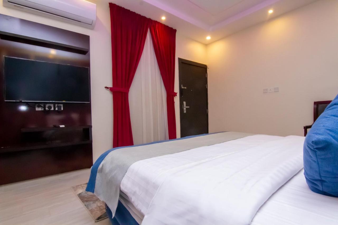 ال متعب سويتس الفلاح 1 Aparthotel Riyadh Bagian luar foto