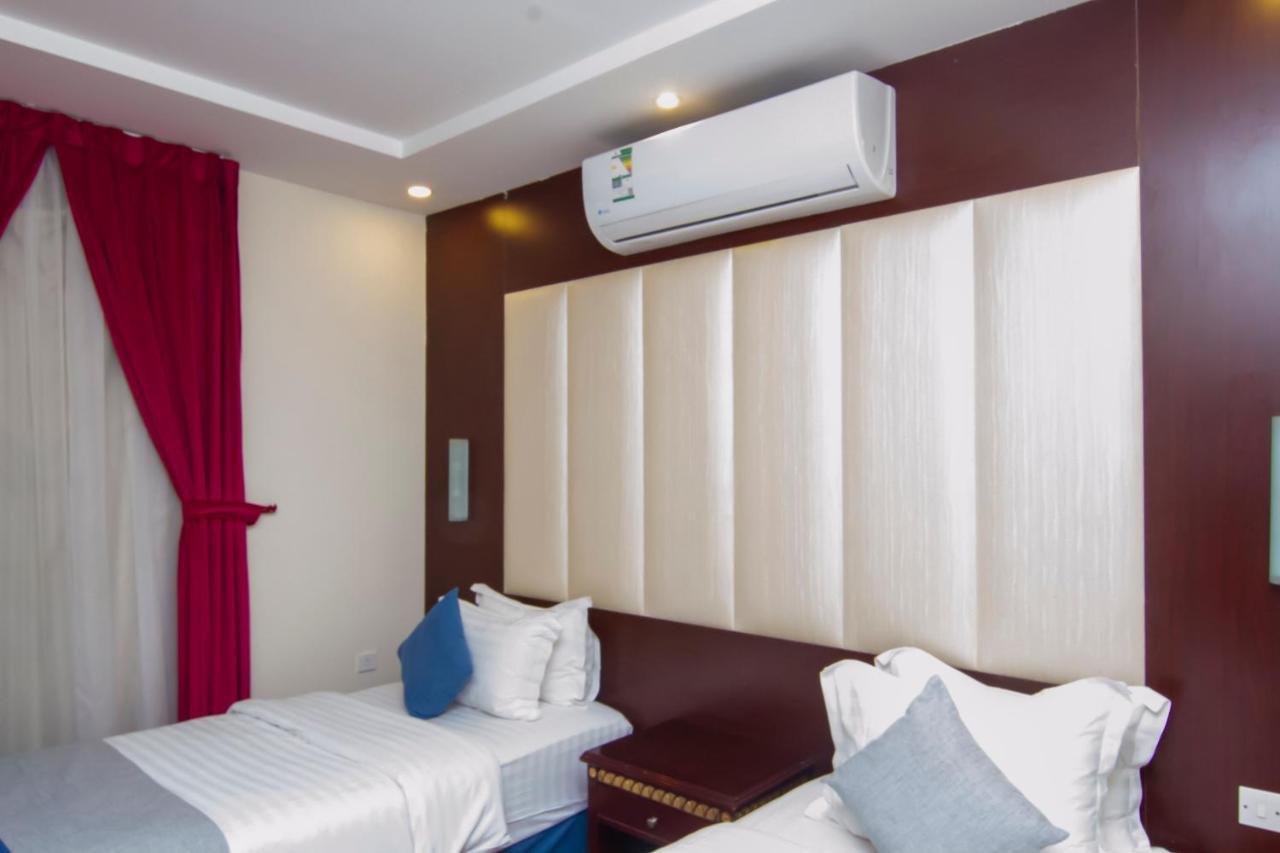 ال متعب سويتس الفلاح 1 Aparthotel Riyadh Bagian luar foto