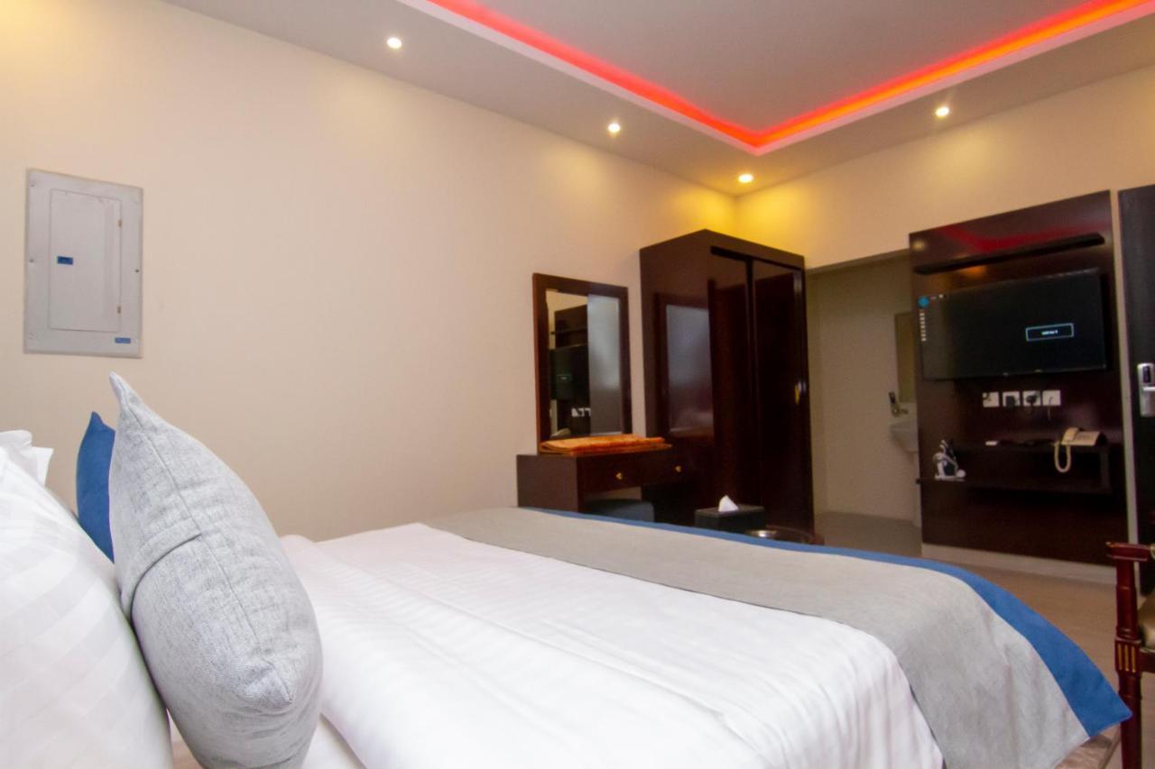 ال متعب سويتس الفلاح 1 Aparthotel Riyadh Bagian luar foto
