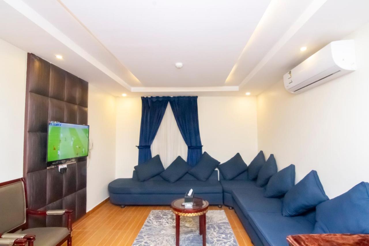 ال متعب سويتس الفلاح 1 Aparthotel Riyadh Bagian luar foto