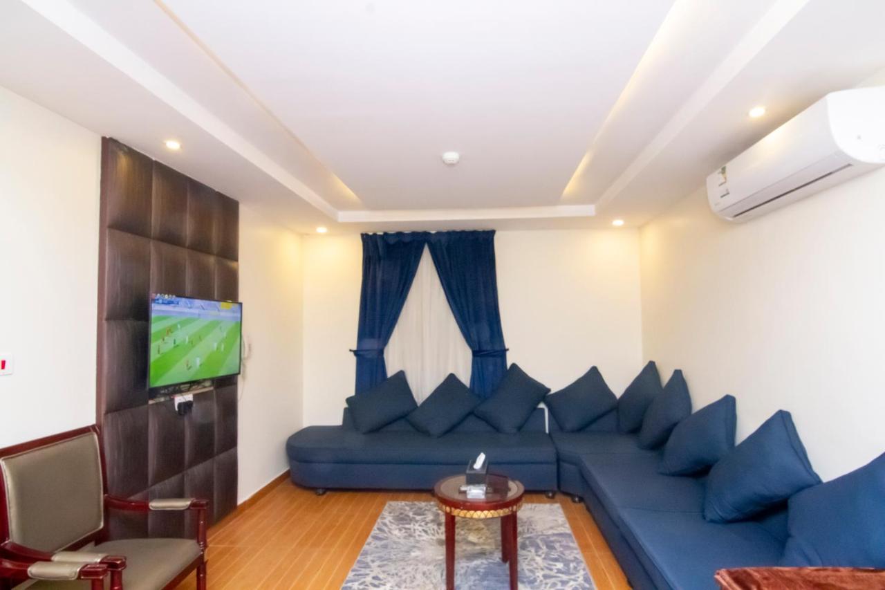 ال متعب سويتس الفلاح 1 Aparthotel Riyadh Bagian luar foto